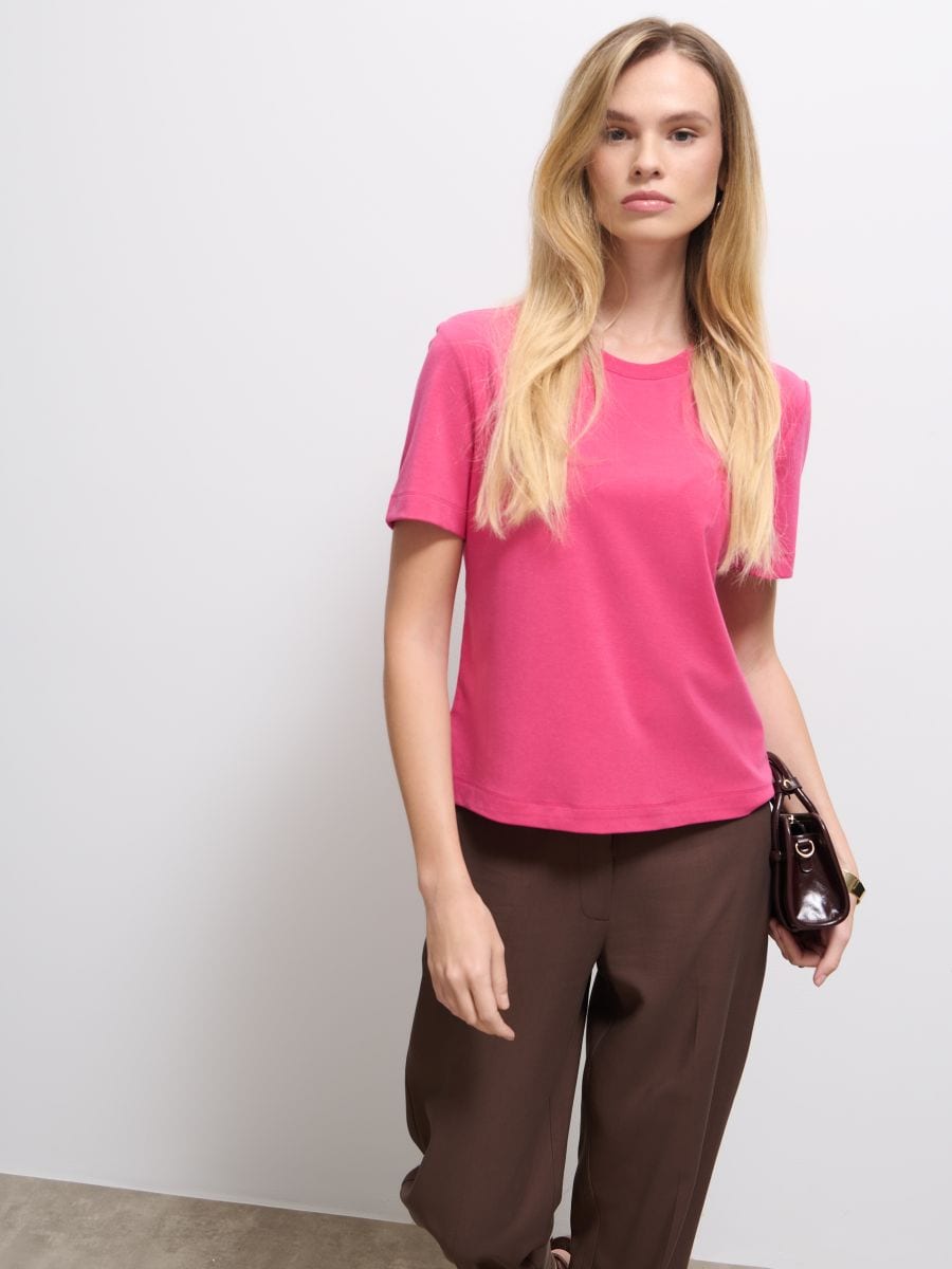 Czarny t-shirt z dodatkiem wełny