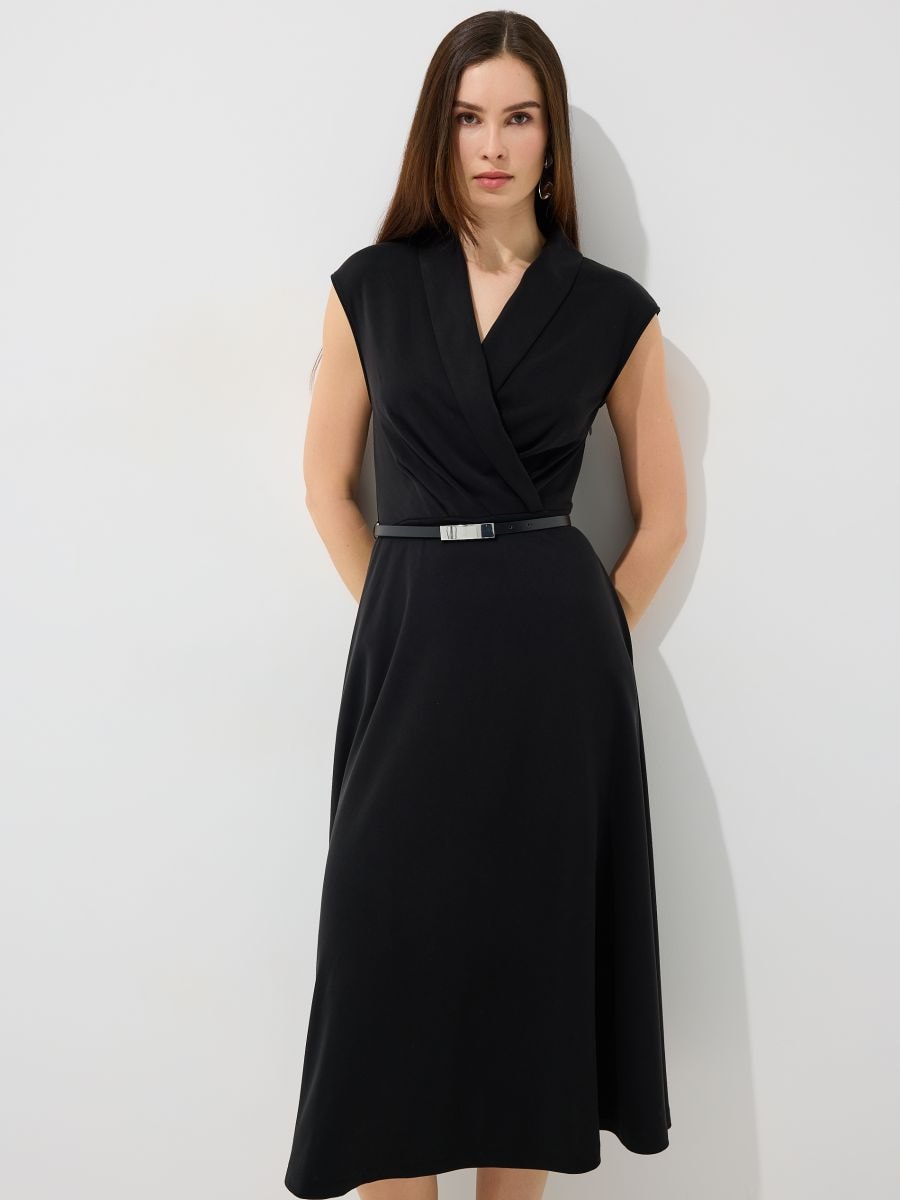 Sukienka midi z paskiem