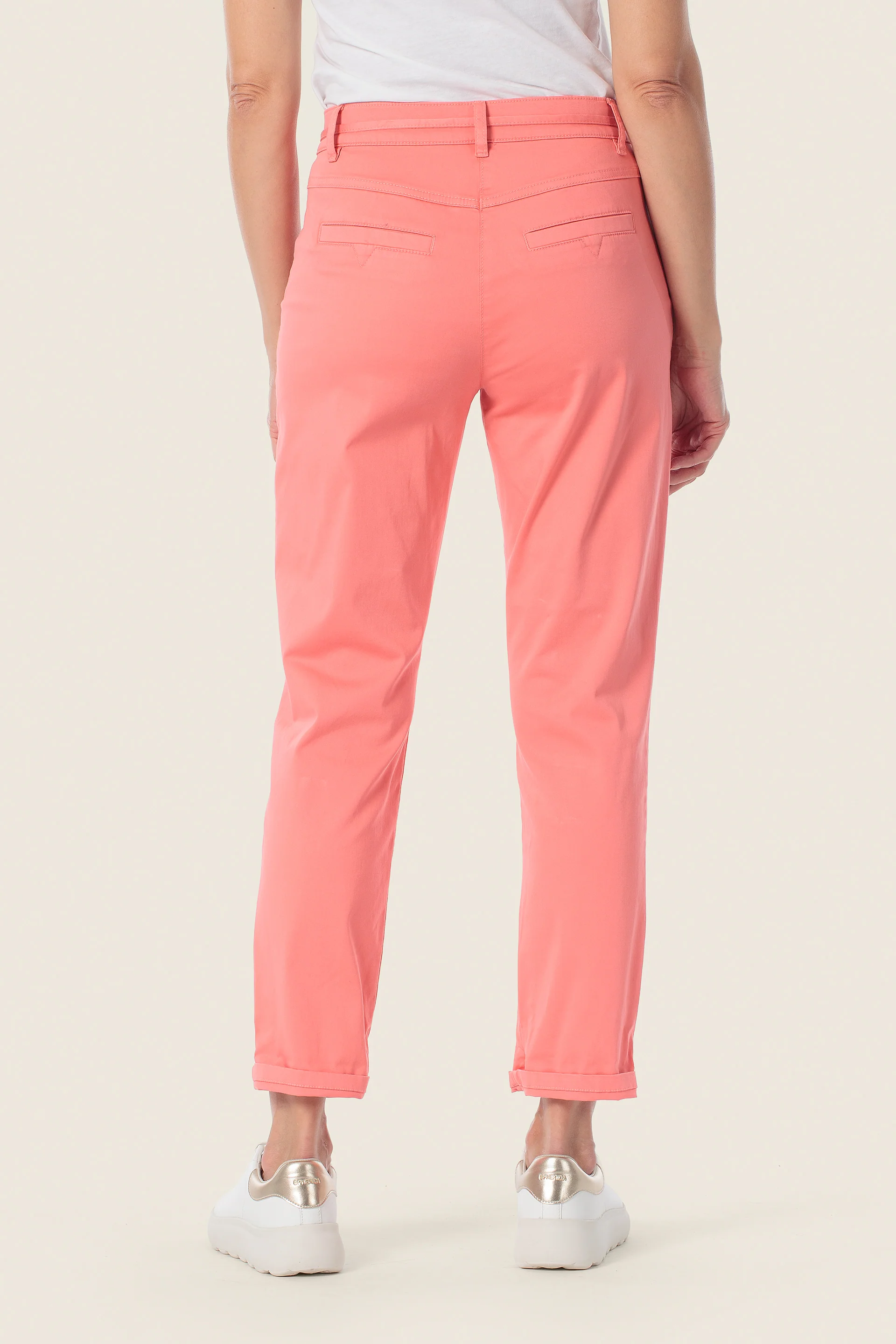 Chino-Hose mit passendem Gürtel