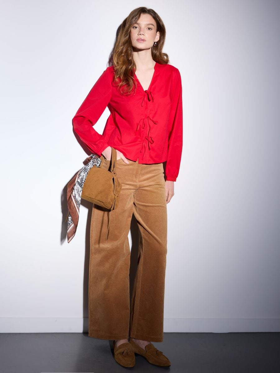 Bluzka z wiązaniami z przodu