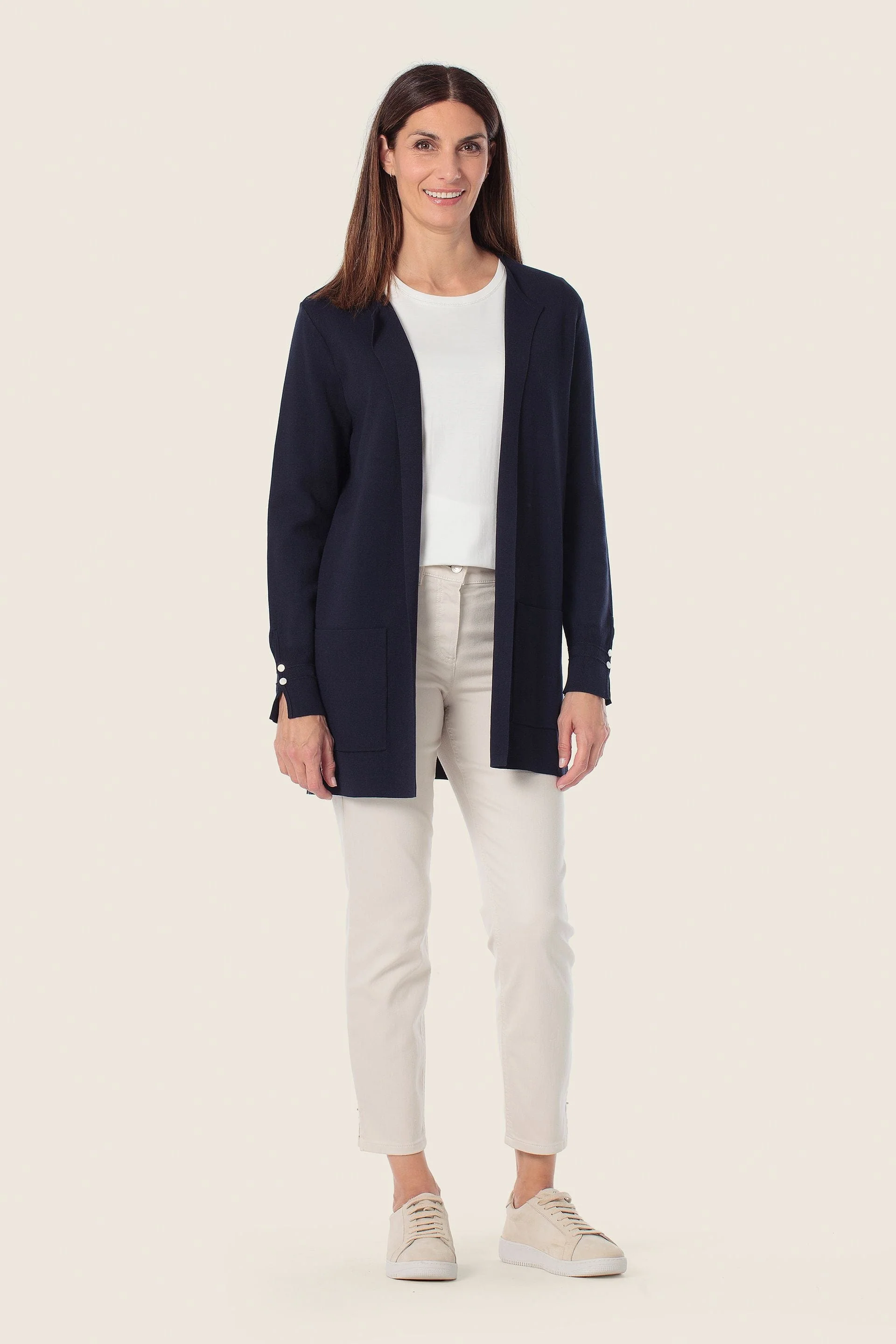 Strickjacke aus fließendem Stoff