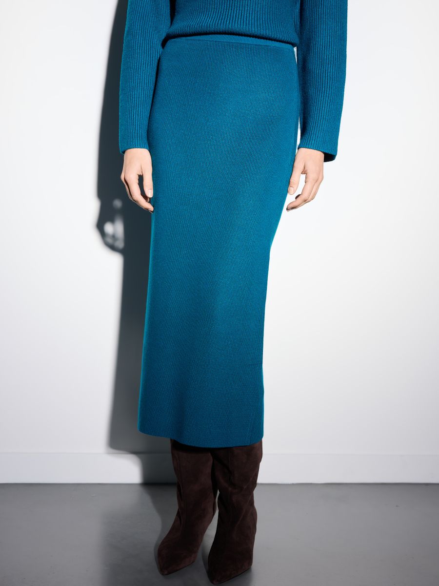 Swetrowa spódnica midi