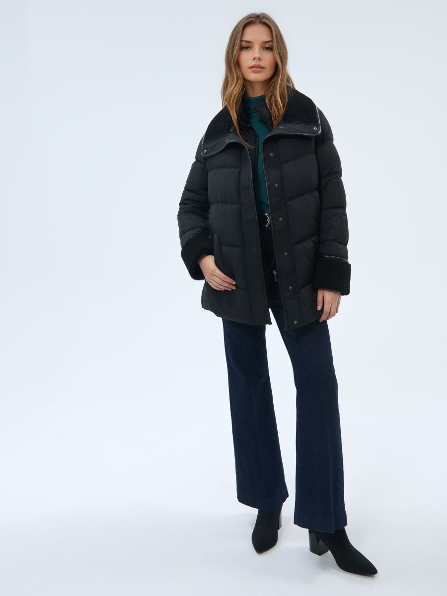 Pikowana kurtka z paskiem