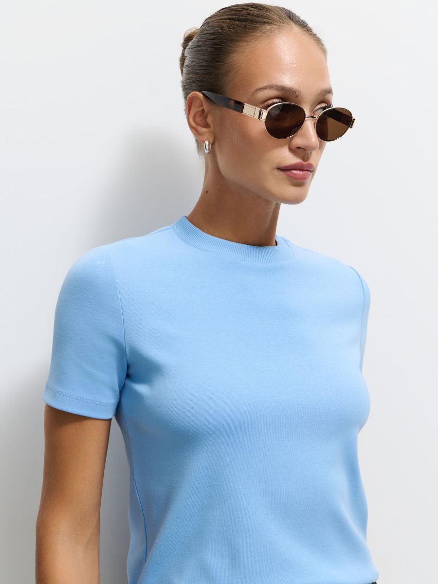 Różowy t-shirt z krótkim rękawem