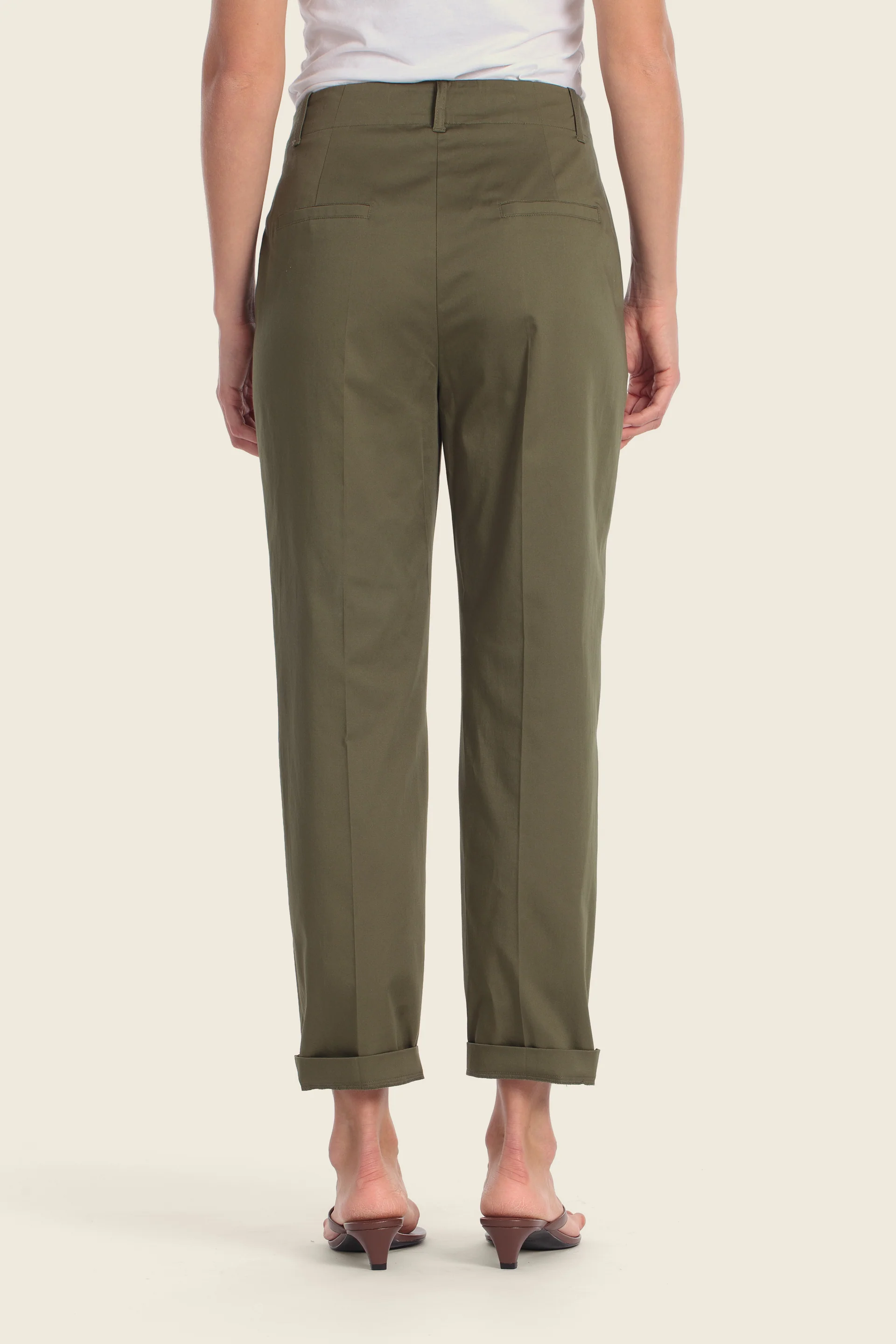 Schmal geschnittene Chino-Hose aus Baumwollstretch