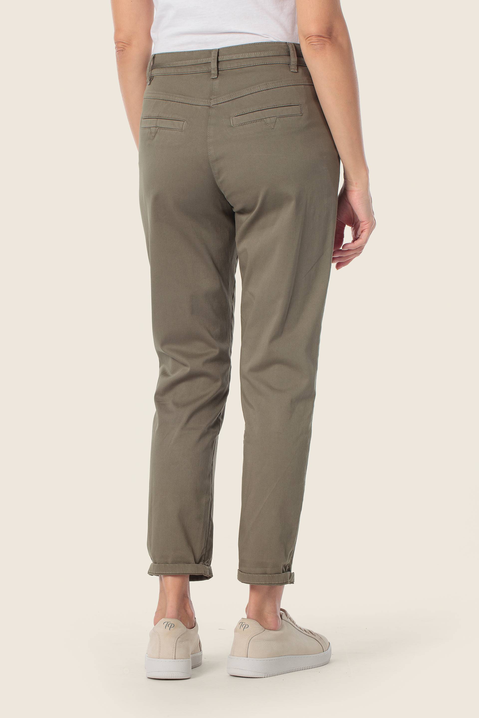 Stoffhose mit Stoffgürtel
