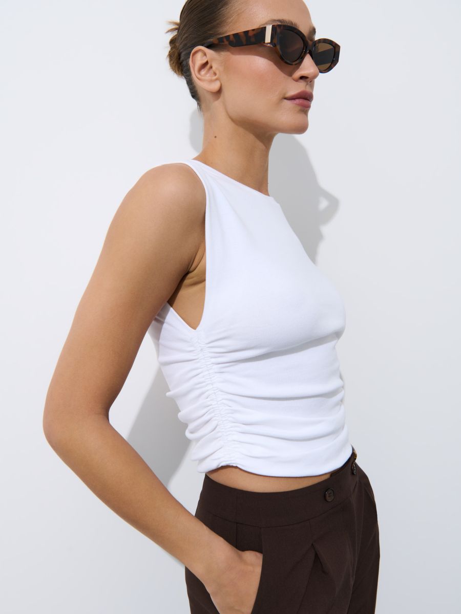 Wzorzysty top z marszczeniami