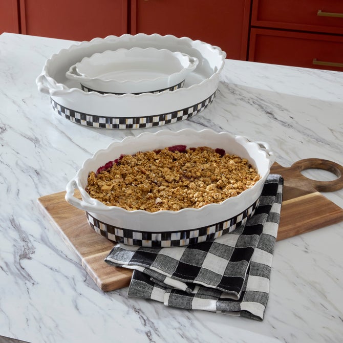 Courtly Check Everyday Medium Oval Baker