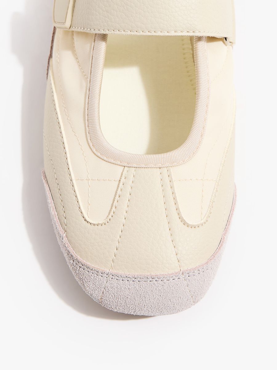 Baleriny z zapięciem