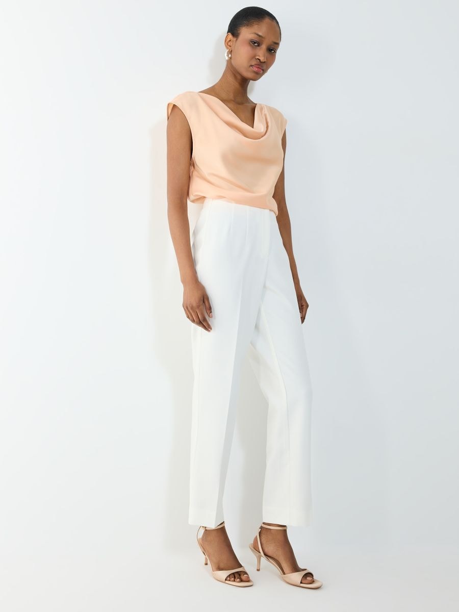 Brzoskwiniowa satynowa bluzka