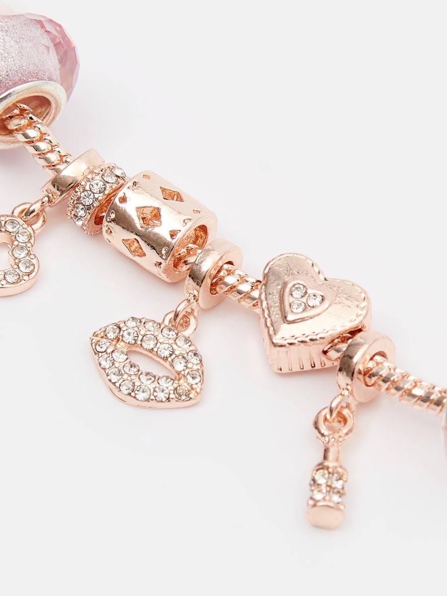 Bransoletka z zawieszkami