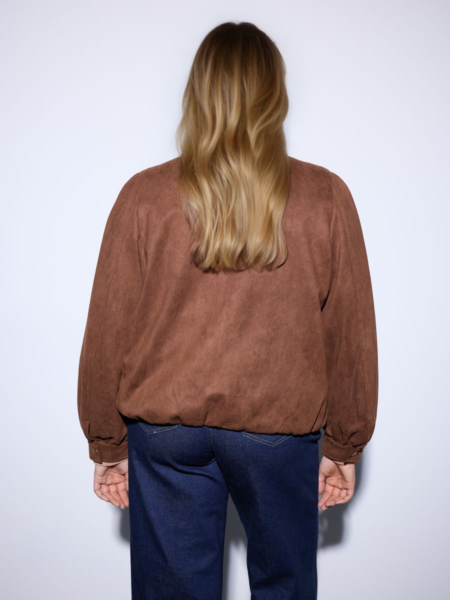 Brązowa kurtka typu biker