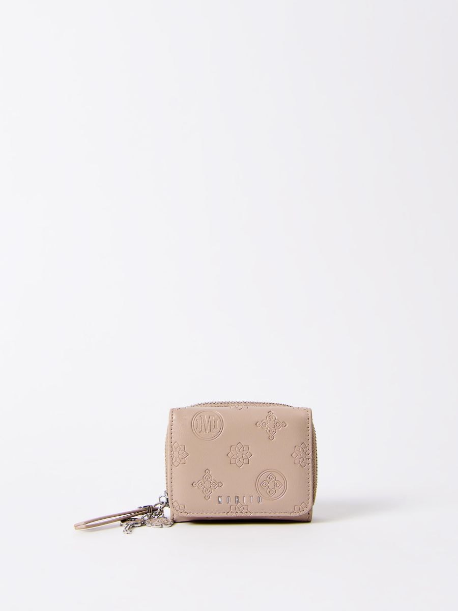 Mały beżowy portfel