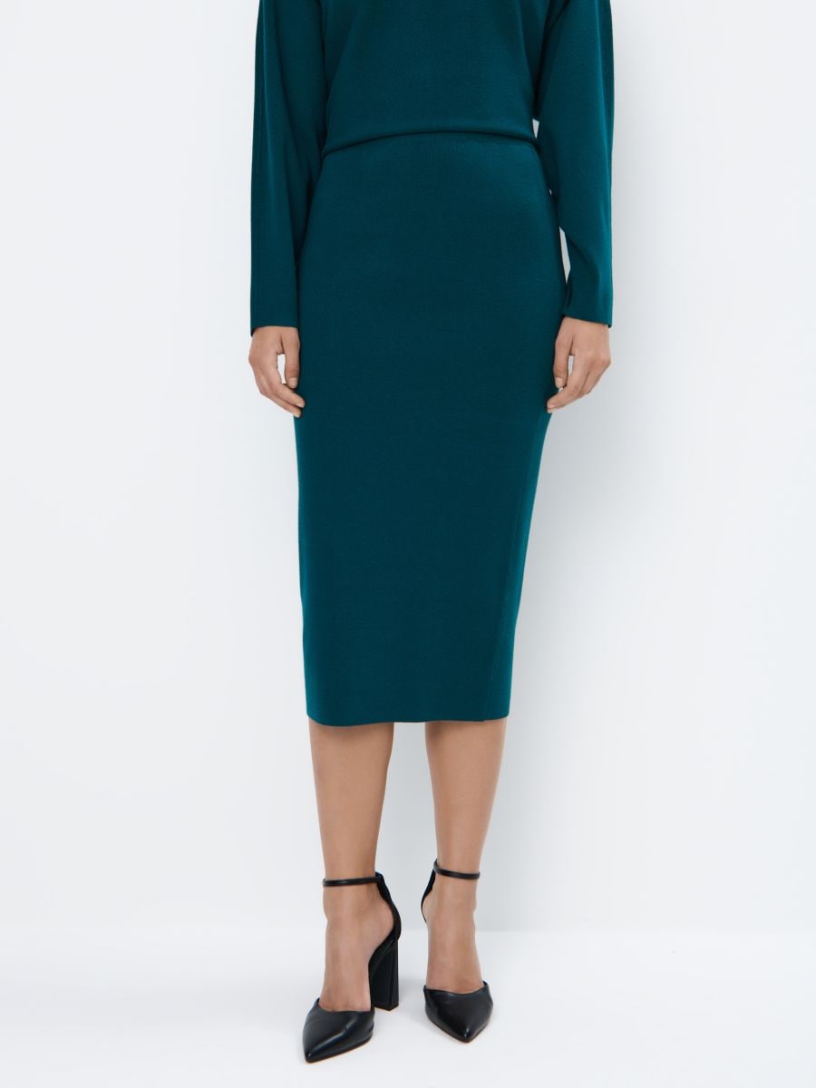 Dzianinowa spódnica midi