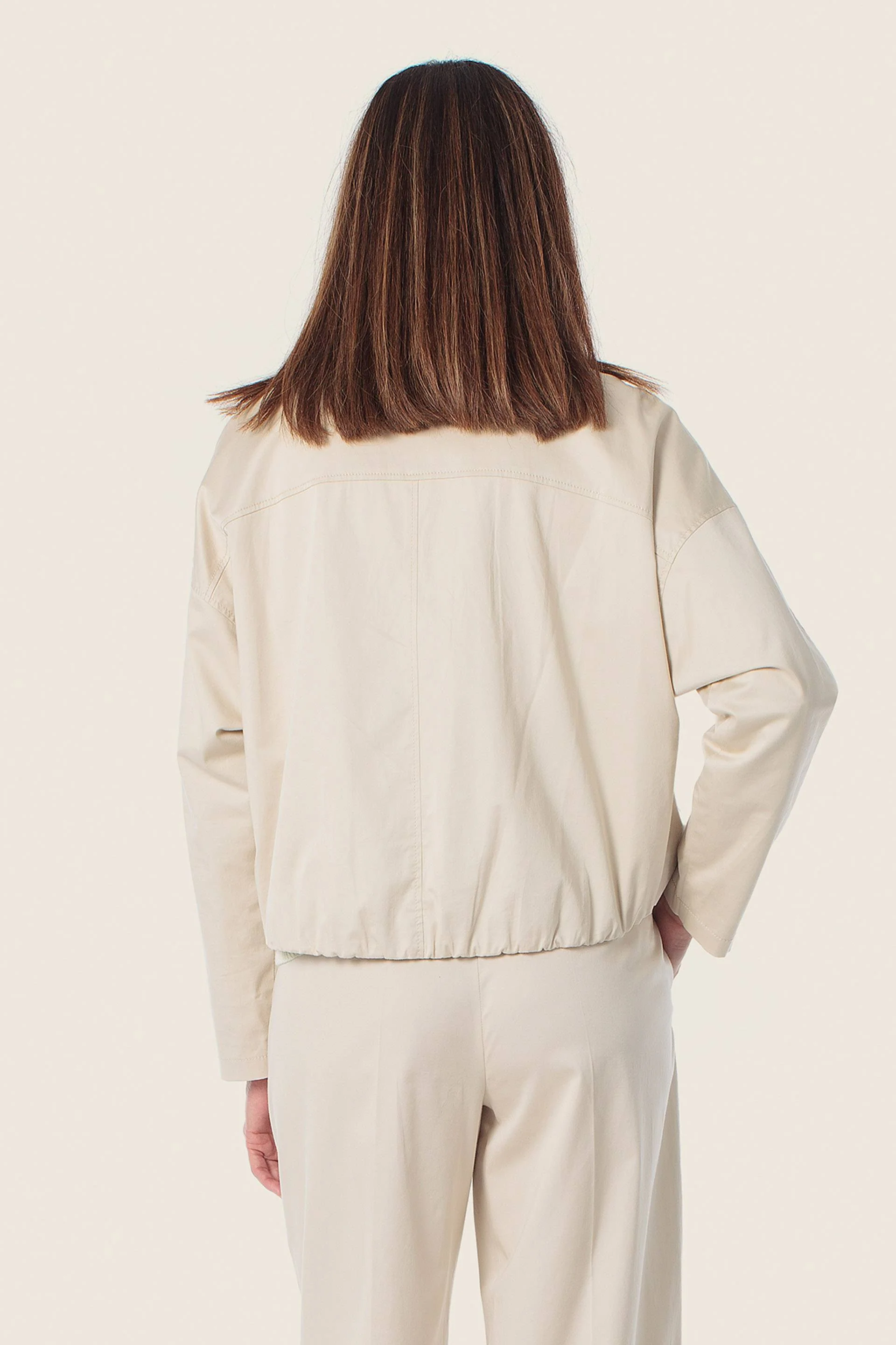 Sportlich-elegante Jacke im Bomber-Stil