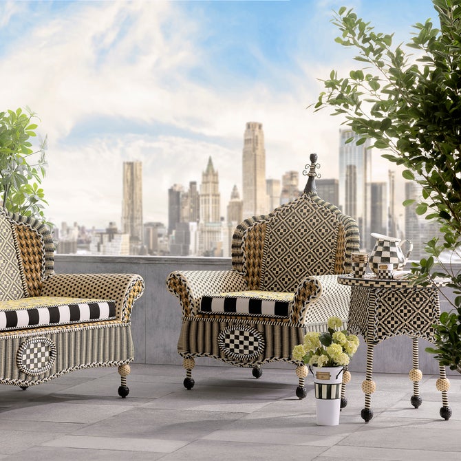 Queen Bee Courtyard Outdoor Wing Chair