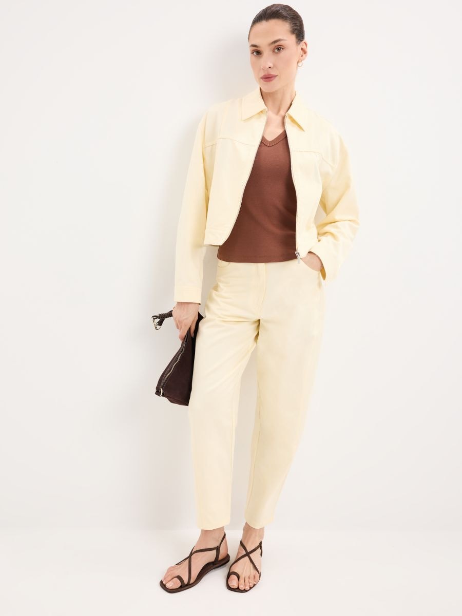 Masełkowa kurtka boxy