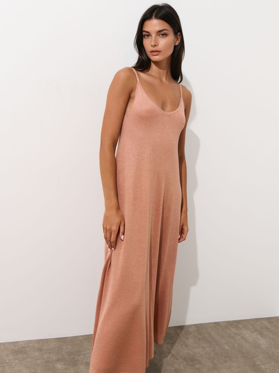 Brązowa sukienka maxi z metalizowaną nitką