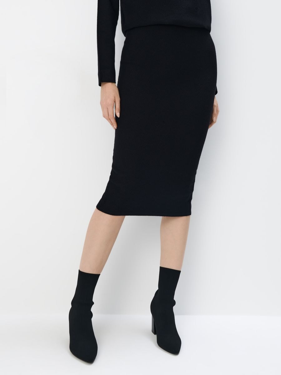 Dzianinowa spódnica midi
