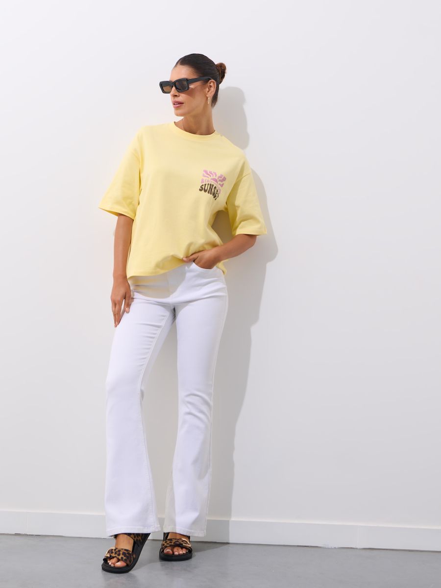 Bawełniany masełkowy t-shirt z nadrukiem