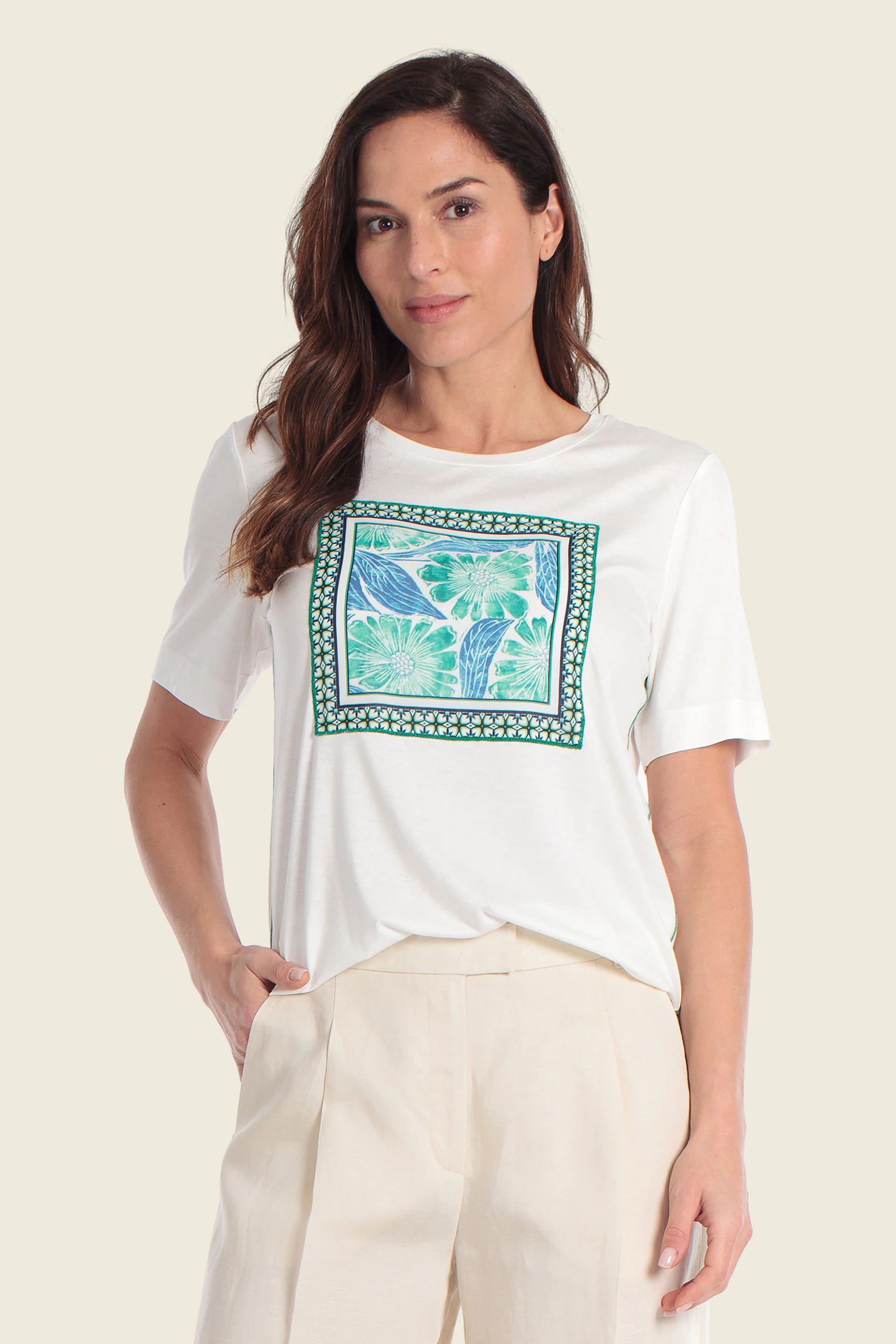 Bedrucktes T-Shirt mit künstlerischem Motiv