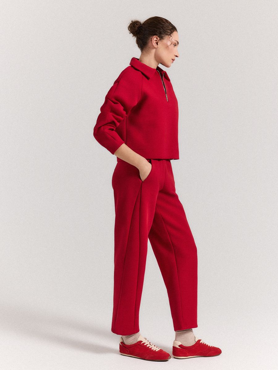 Różowe spodnie dresowe