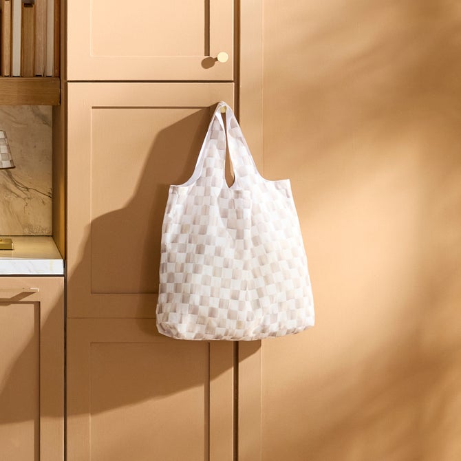 Mocha Check To Go Tote