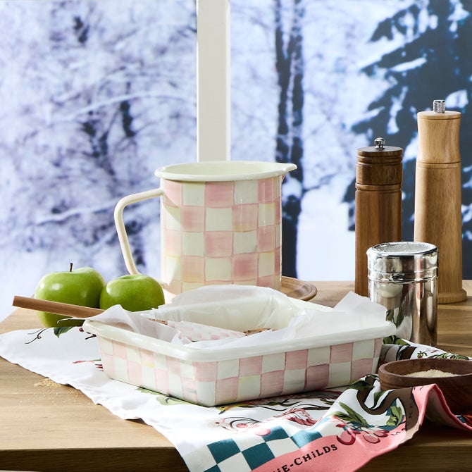 Rosy Check 7 Cup Measuring Cup