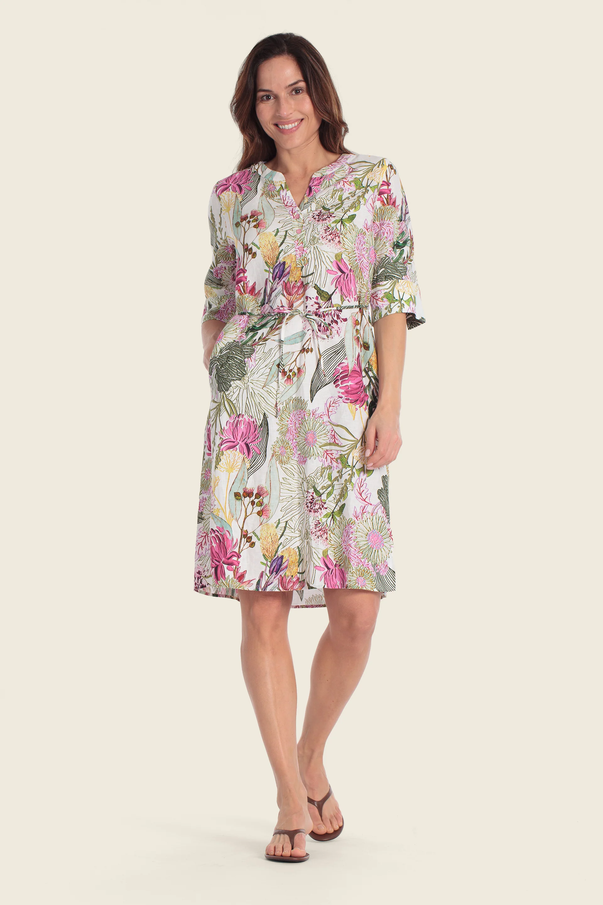 Bedrucktes Leinenkleid mit tropischem Blumenmuster