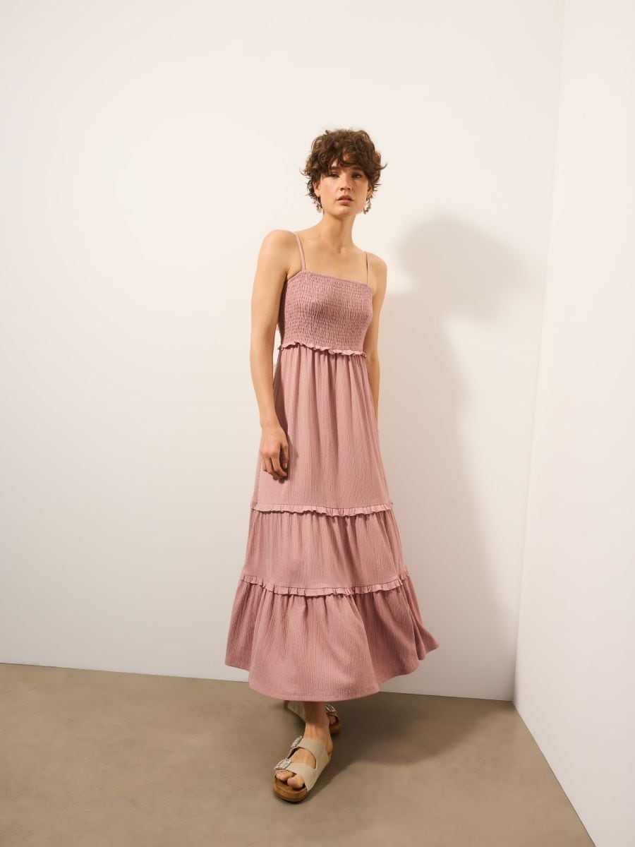 Letnia różowa sukienka midi