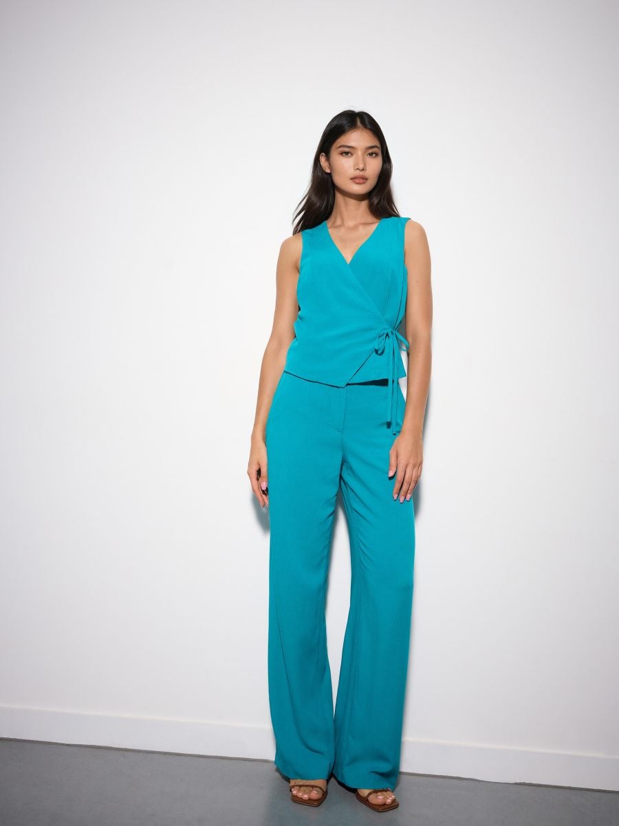 Kamizelka z wiązaniem w talii