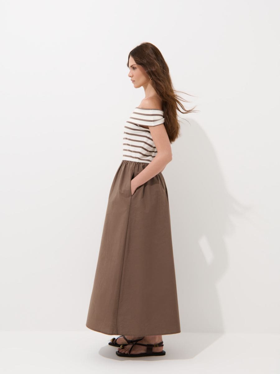 Sukienka midi z odkrytymi ramionami