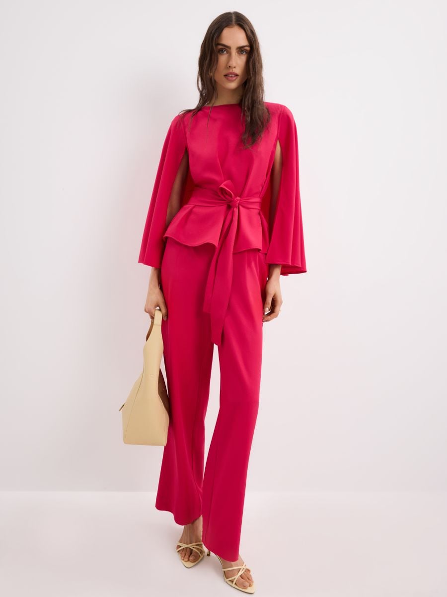 Różowa bluzka z peleryną