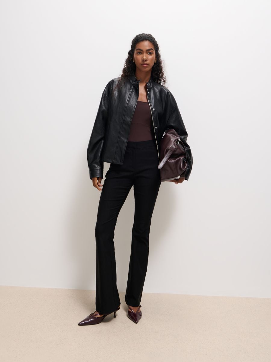 Spodnie z rozszerzaną nogawką