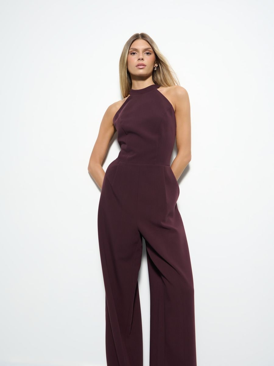 Kombinezon z odkrytymi plecami