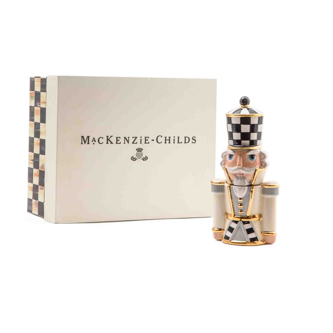 Glam Up Buckingham Nutcracker Salt & Pepper Set