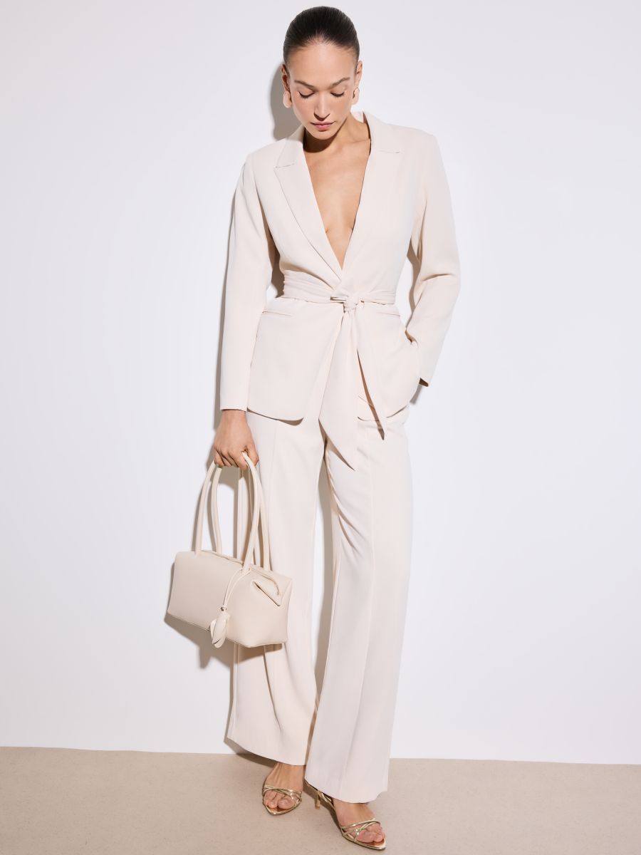 Marynarka z wiązaniem