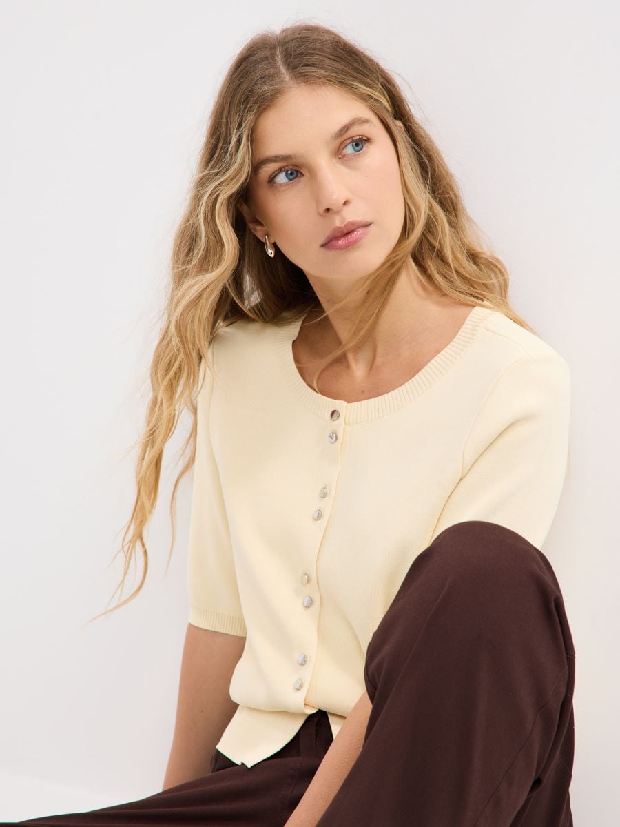 Błękitny kardigan z krótkimi rękawami