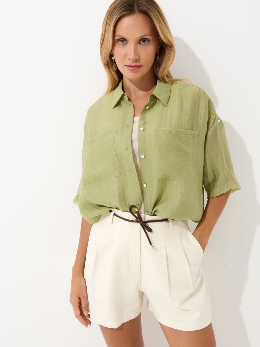 Oliwkowa koszula z krótkim rękawem