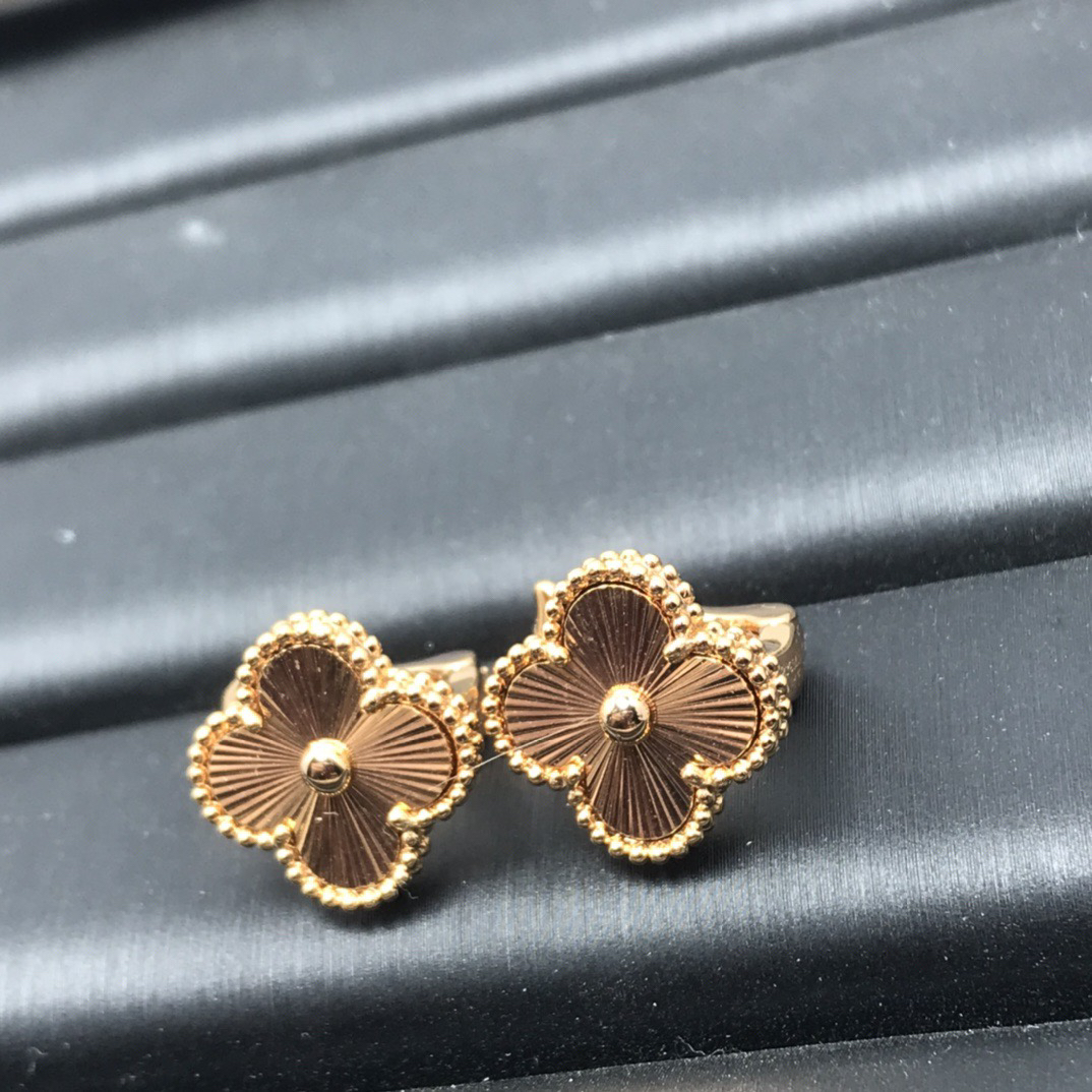 Van Cleef & Arpels earring-110
