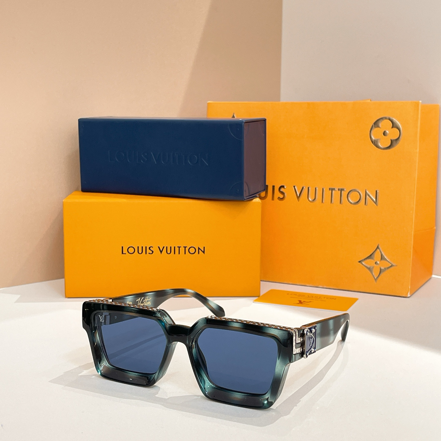 LV glasses-13