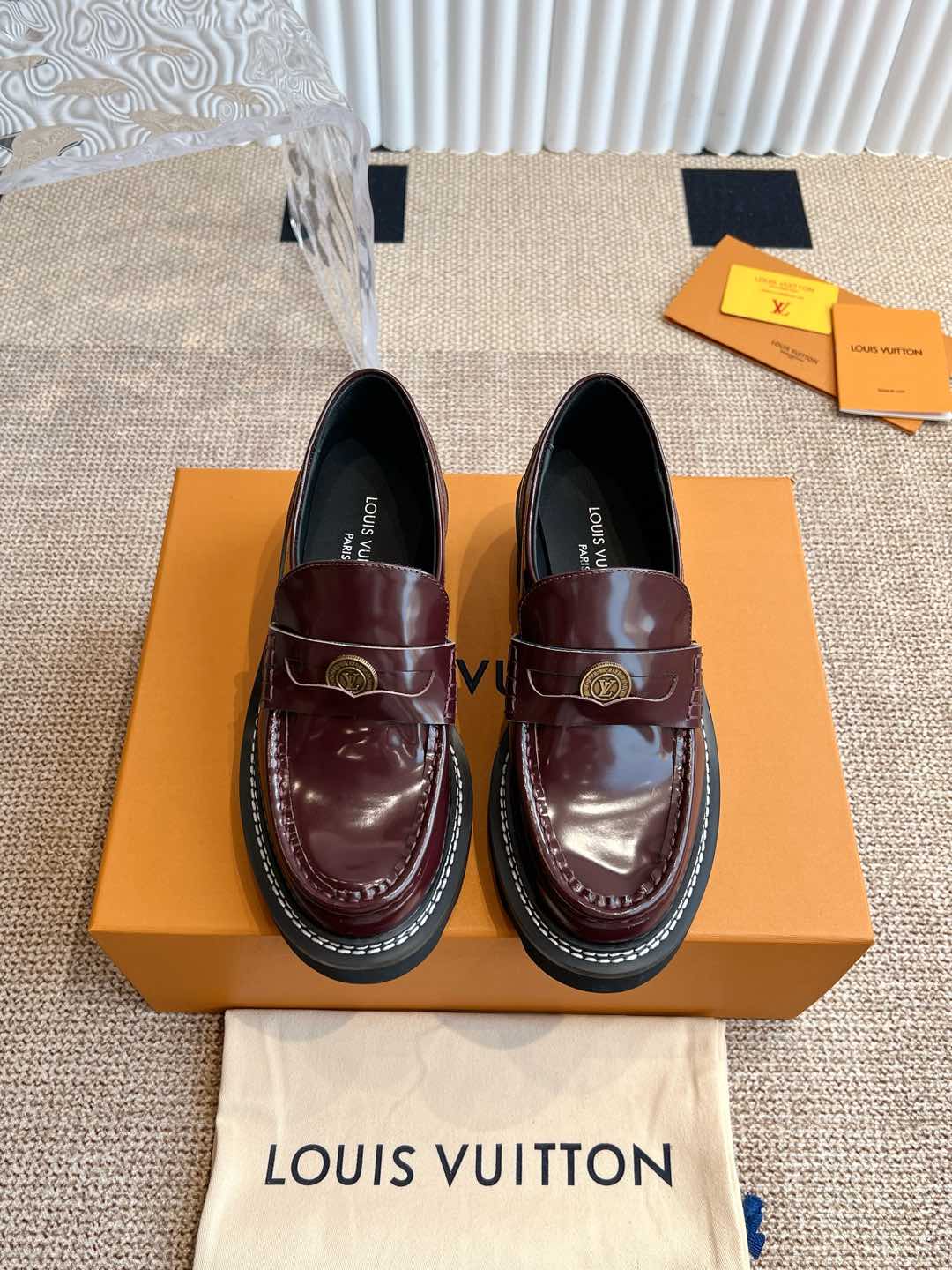 LV women's leather shoes-13