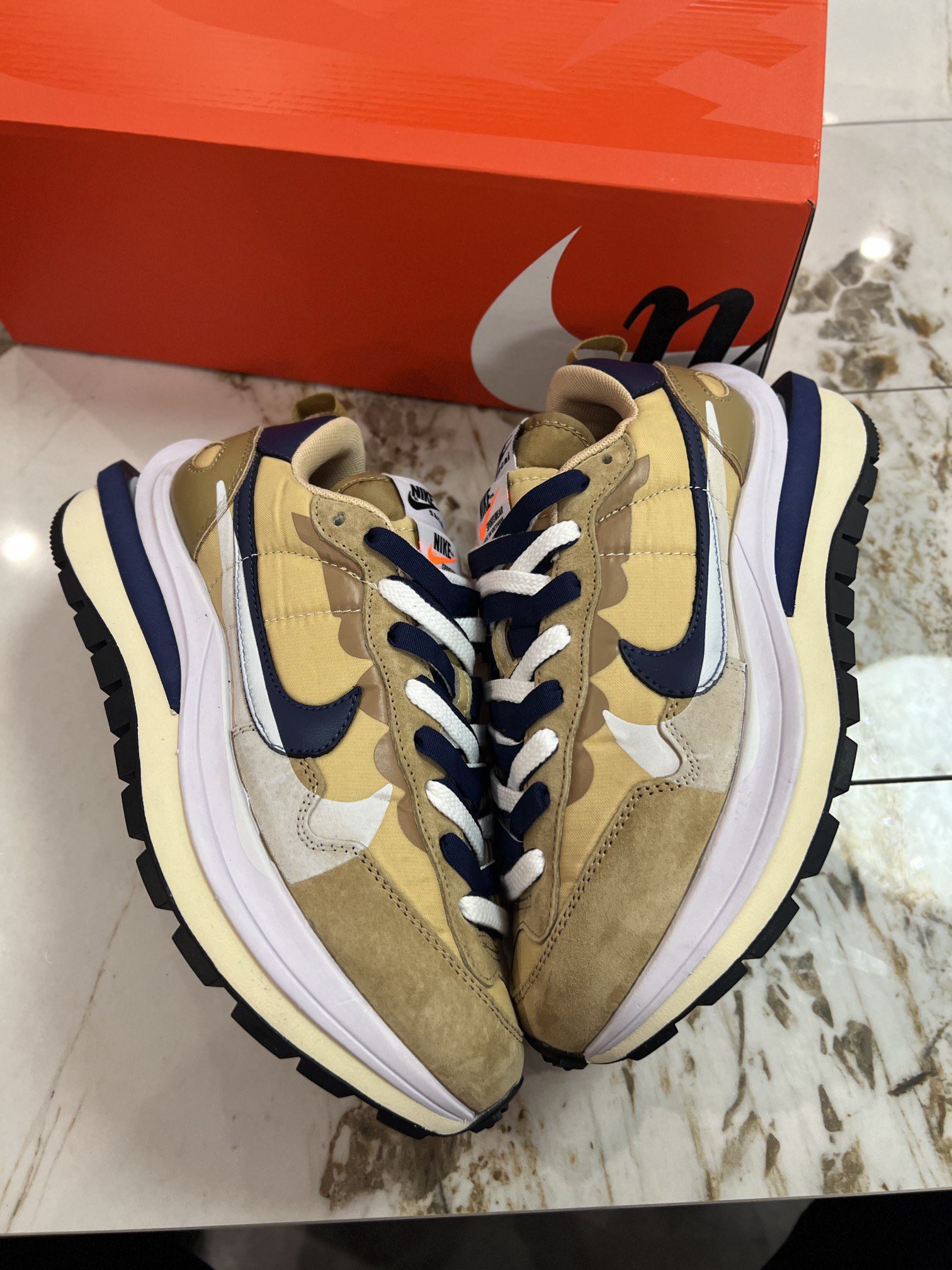 Nike Sneakers-250