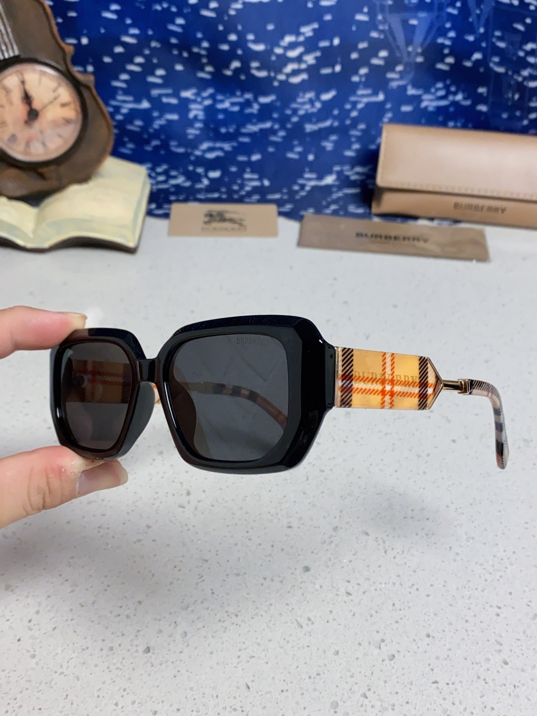 Burberry glasses-4
