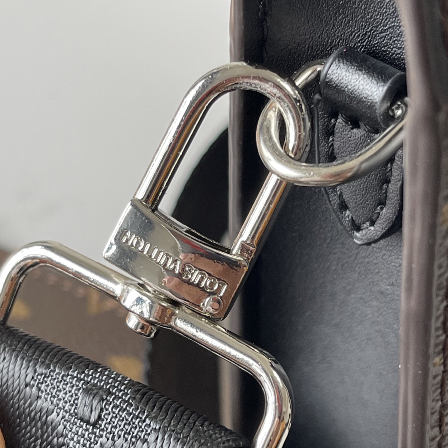 Louis Vuitton bag-162