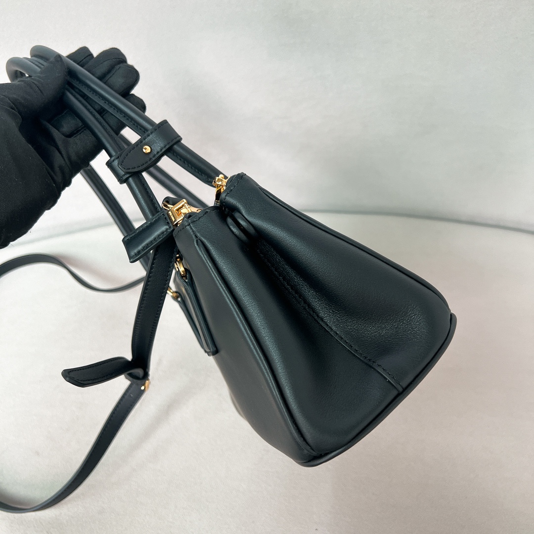 Prada bag-5