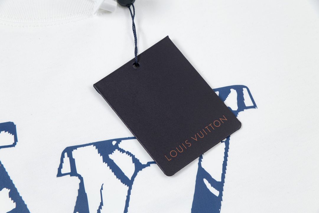 LV clothing-145