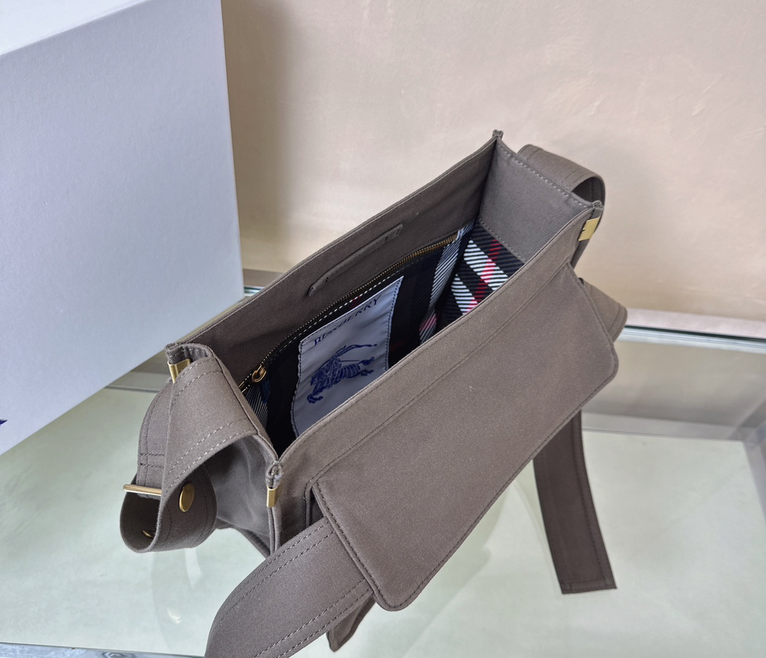 Burberry bag-90