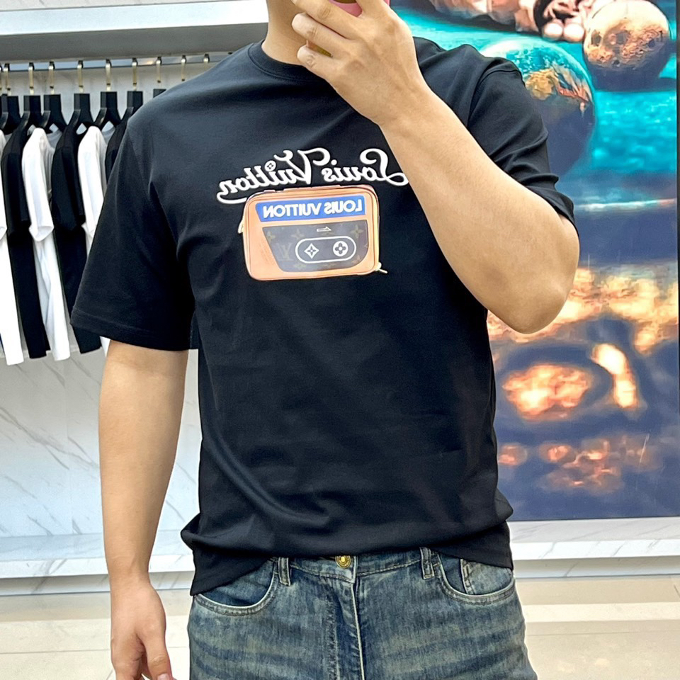 LV clothing-116