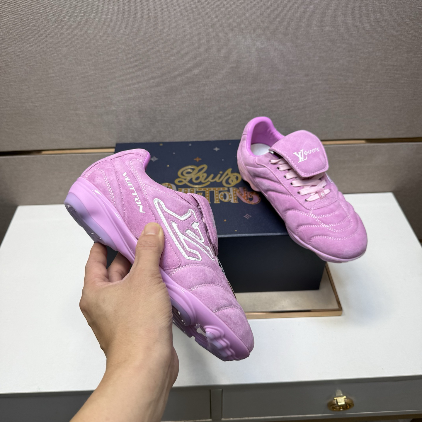 Lv Sneakers-224